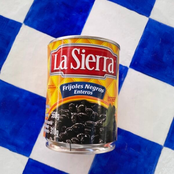 Frijoles Negros Enteros La Sierra 560g